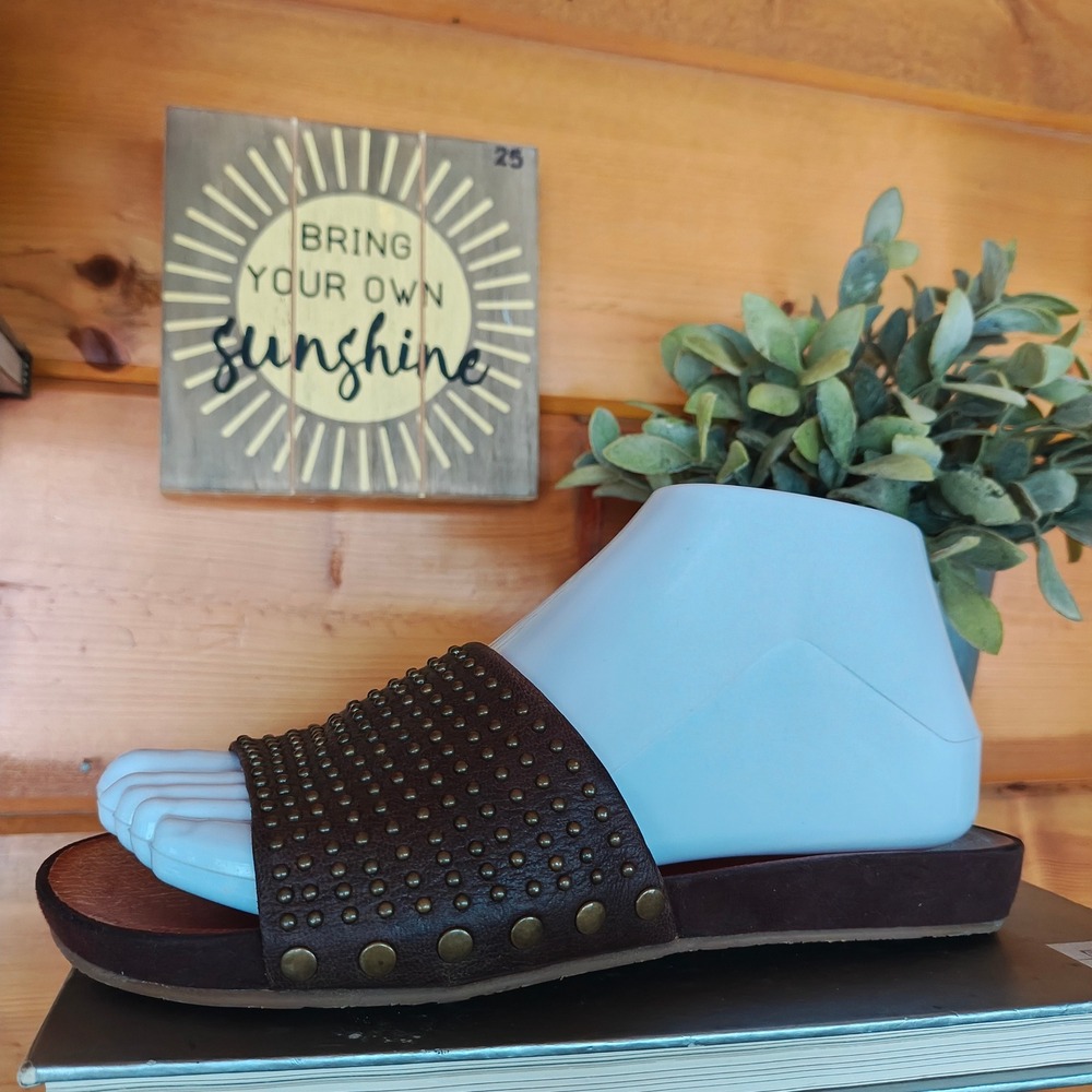 Reba Dark Brown Leather Studded Shoes Slide On Flat Sandals Boho Casual Sz 6.5M - Picture 2 of 11